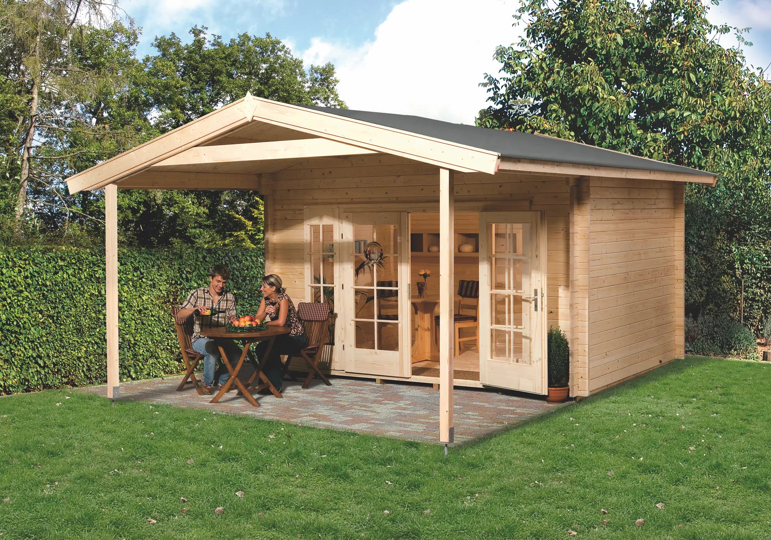 Weka Gartenhaus mit Veranda und Satteldach aus Fichtenholz - Nutzen Sie den Wohnraum als Wohlfühl-Oase oder zum verstauen ihrer Garten Werkzeuge