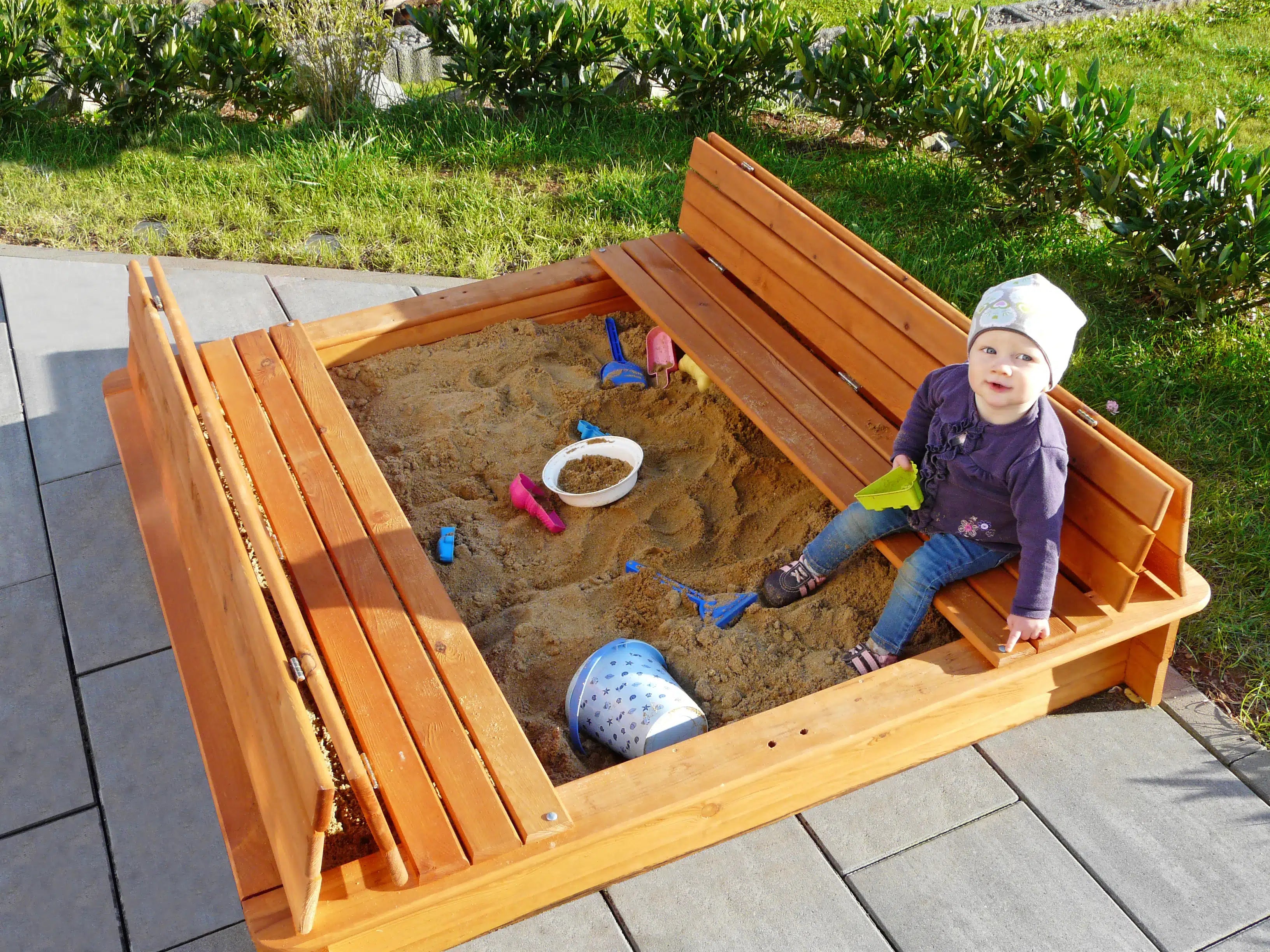 Sandkasten Typ 196 B mit Klappbarer Abdeckung in 2 Größen