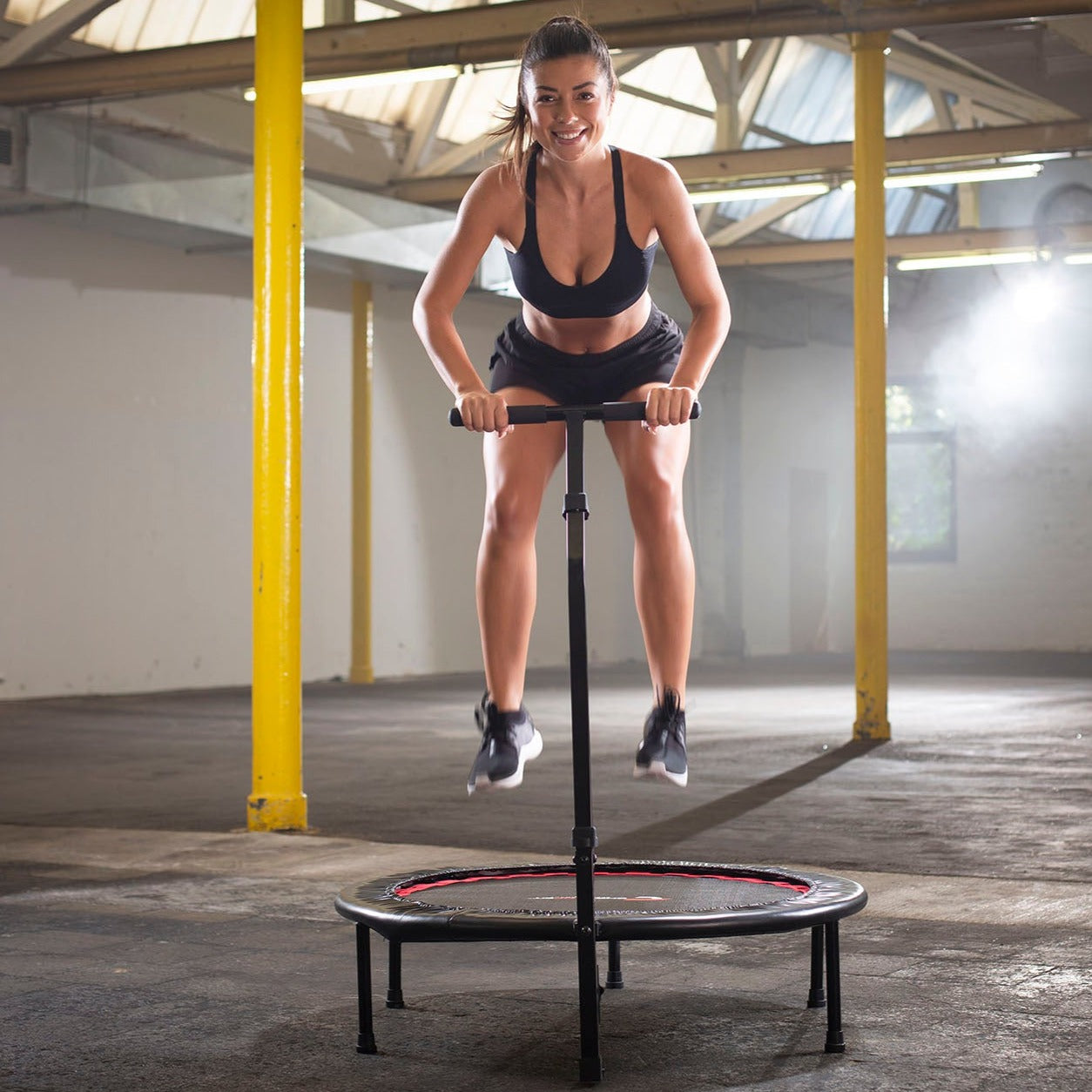 Trampolin T 400 mit Haltestange und Bungee Cord