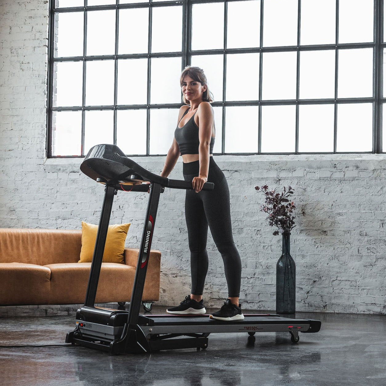  christopeit sport laufband ist das beste fitnessgerät zum abnehmen, effektives lauftraining für zuhause auch bei schlechtem wetter joggen -  verbessern sie ihre ausdauer und kondition 