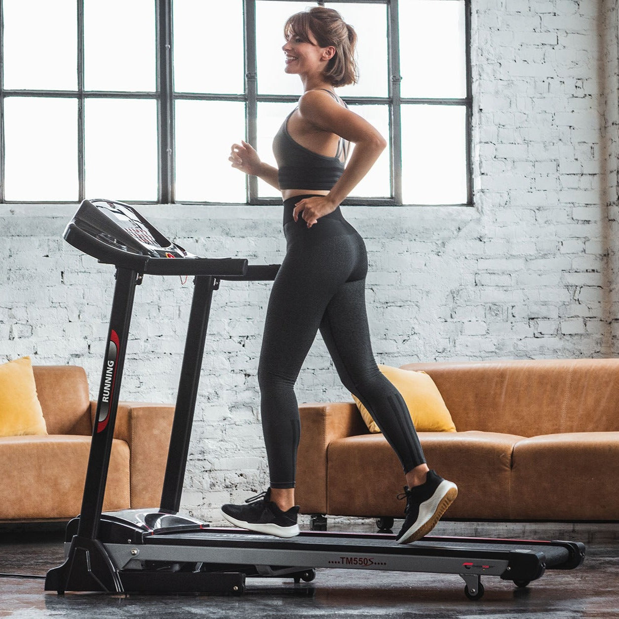  christopeit sport laufband ist das beste fitnessgerät zum abnehmen, effektives lauftraining für zuhause auch bei schlechtem wetter joggen -  verbessern sie ihre ausdauer und kondition 