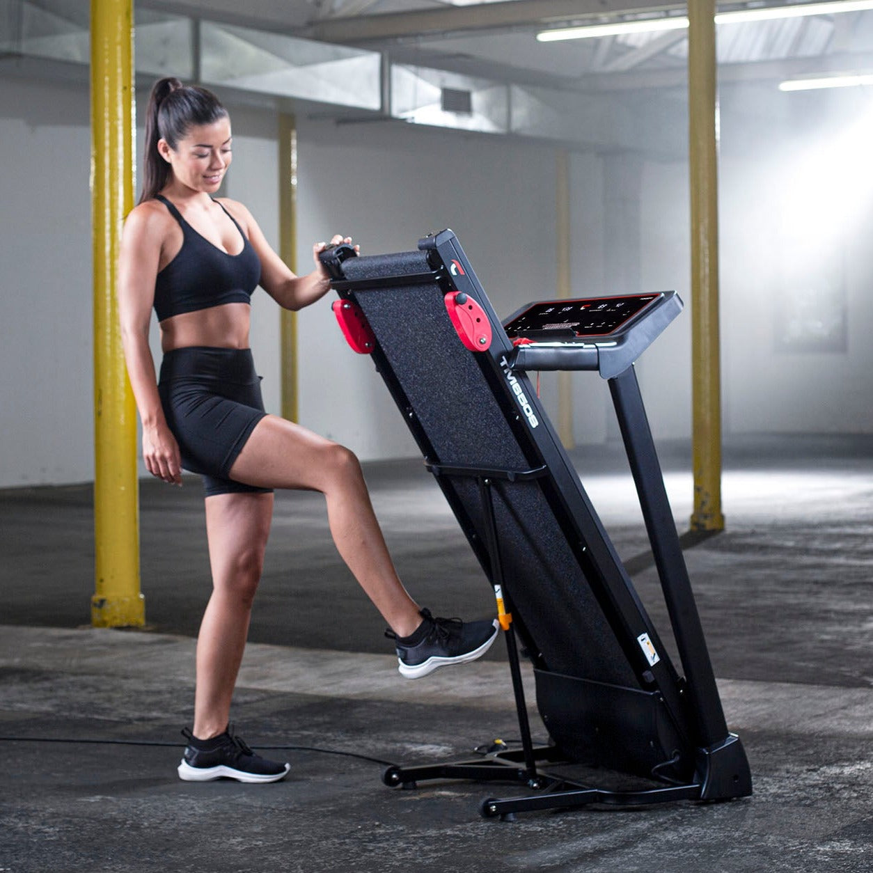  christopeit sport laufband ist das beste fitnessgerät zum abnehmen, effektives lauftraining für zuhause auch bei schlechtem wetter joggen -  verbessern sie ihre ausdauer und kondition 